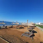 Four Seasons Iskele: Beachfront Designer With Separate Bedroom *