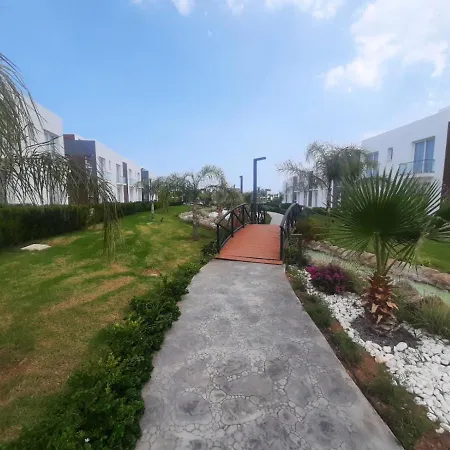 Apartment Four Seasons Iskele: Beachfront Designer With Separate Bedroom