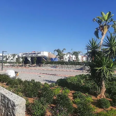Four Seasons Iskele: Beachfront Designer With Separate Bedroom