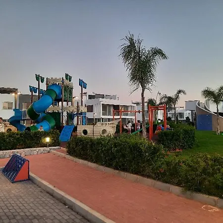 Four Seasons Iskele: Beachfront Designer With Separate Bedroom Apartment