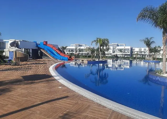 Four Seasons Iskele: Beachfront Designer With Separate Bedroom Iskele District (Northern Cyprus)