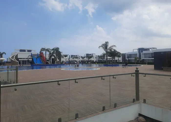 Four Seasons Iskele: Beachfront Designer With Separate Bedroom *